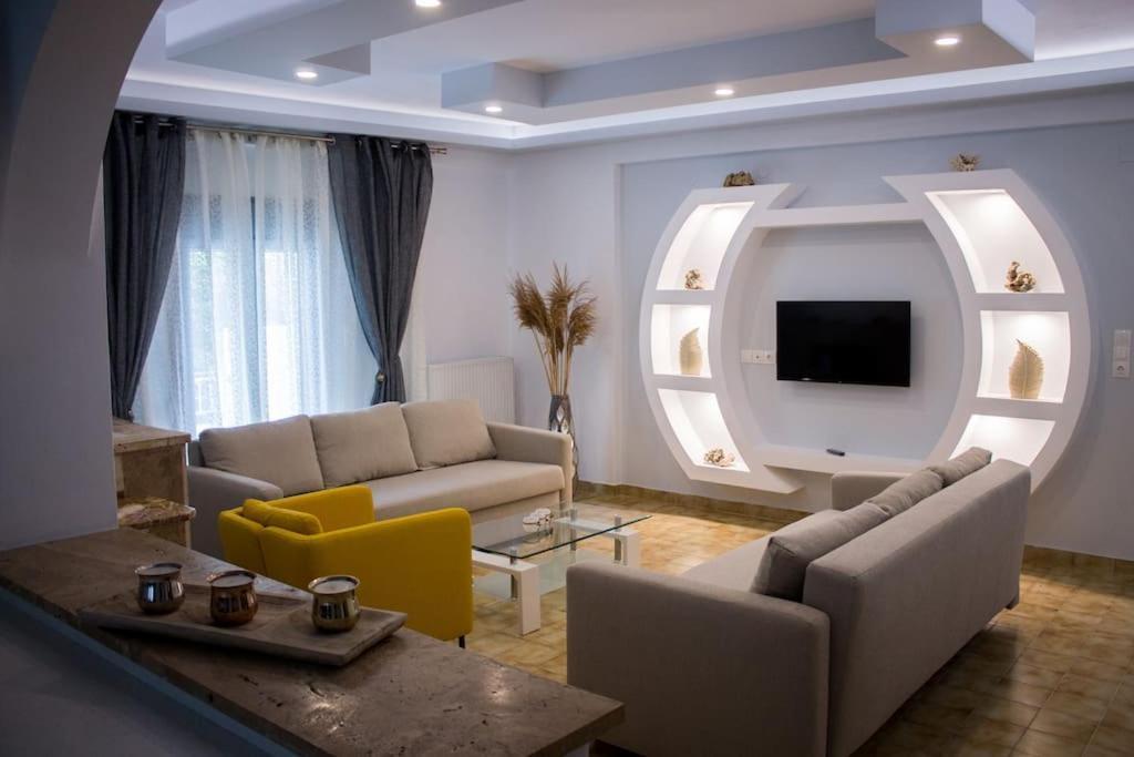 Spacious Apartment In The Heart Of Pythagorion Ngoại thất bức ảnh